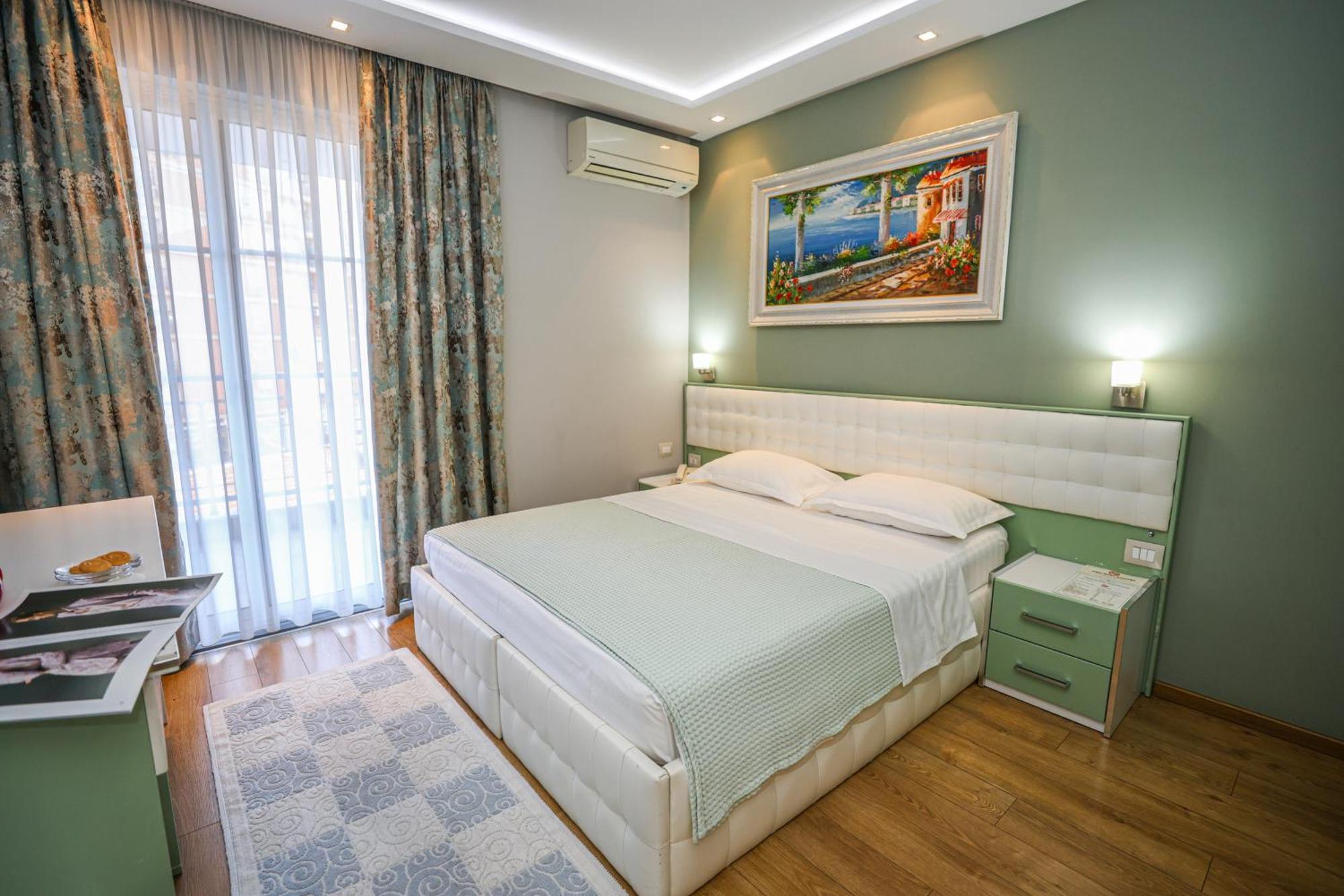 Hotel Vila Verde City Center Тирана Экстерьер фото